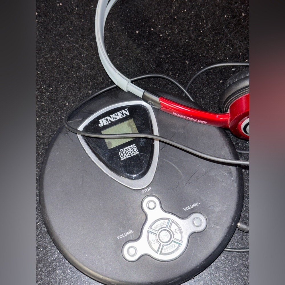 Jensen CD Player and iFrogz Ear Pollution TOXIX On-Ear Wired Stereo Headphones - Picture 2 of 9